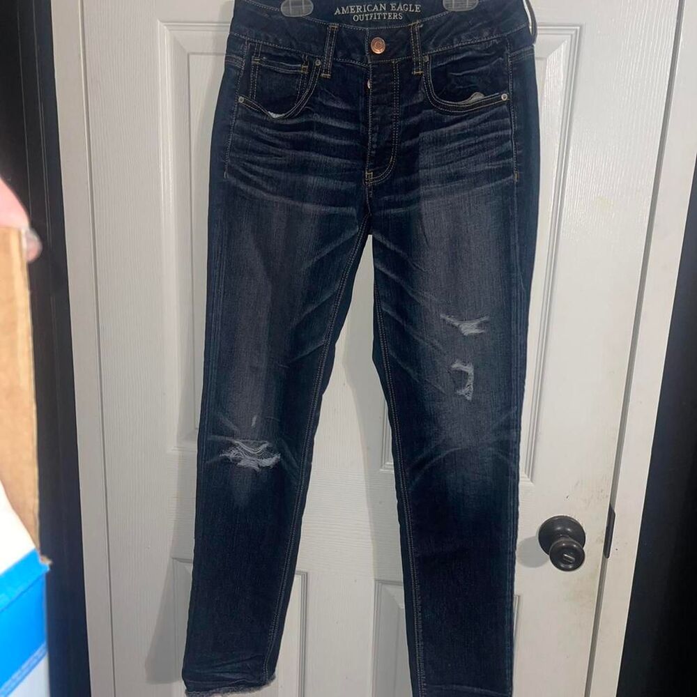 American-eagle Women's Size 2 Regular Jeans Distressed
